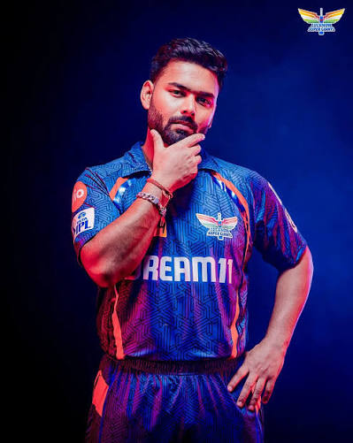 Rishabh Pant in a Lucknow Super Giants jersey